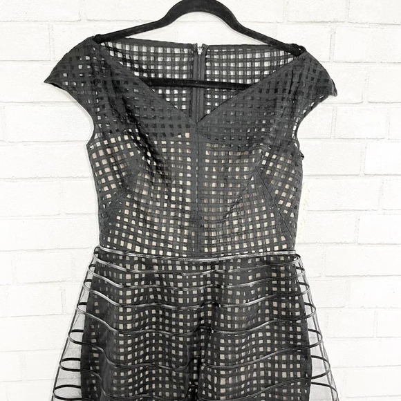 Lela Rose Black Embroidered Dress with Striped Tulle Overlay Women's Size 8 NWT - Picture 2 of 10